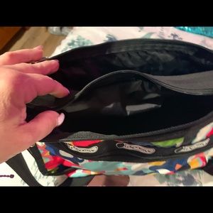 Le sport sac messenger bag used only a handful of times